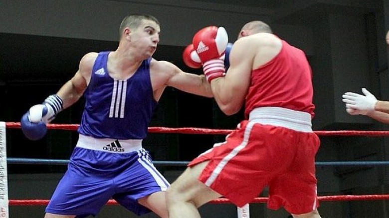 Kthehet boksi pas gjashtë vjetësh në Mitrovicë