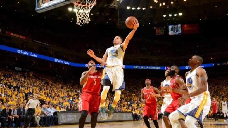 Golden State dhe Oklahoma i fitojnë ndeshjet e para të playoffit (Video)