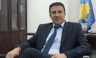 Ministri pa portofol nuk ndalet, telefonon policët që i shqiptuan gjobë (Video)