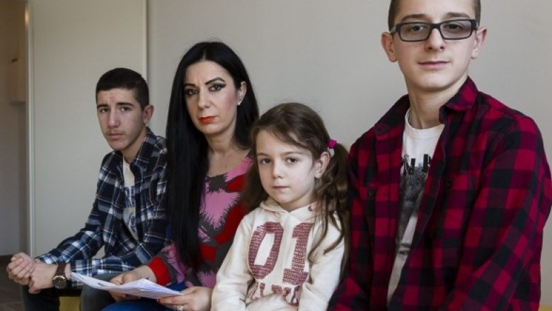 45 mijë nënshkrime ndalojnë dëbimin nga Gjermania të Glendisit me familje