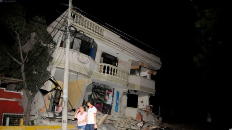 Mbi 200 të vdekur nga tërmeti në Ekuador