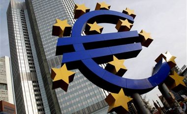 Eurozonë, bie inflacioni