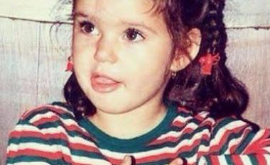 A e njihni cila aktore turke është kjo vogëlushe? (Foto)