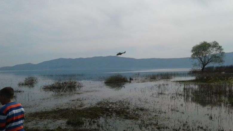 Ja pamjet e helikopterit të rrëzuar në Liqenin e Shkodrës (Video)