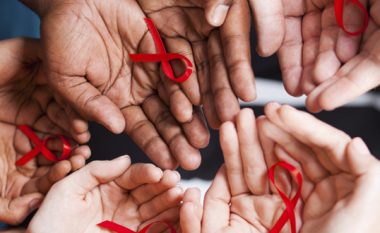 Keni këto simptoma? Menjëherë bëni testin për HIV/AIDS!!!