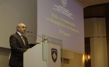 Mustafa: Kushtetuta është Libri i Kosovës