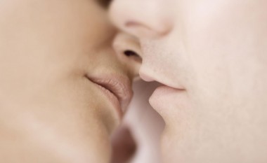 Studim i ri: Ja pse disa femra nuk arrijnë orgazëm gjatë seksit