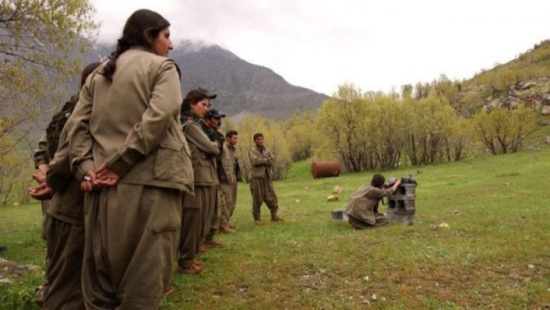 Rebelët kurdë kërcënojnë Turqinë me luftë