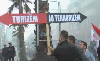 Protesta e Aleancës Kuqezi: “Turizëm, jo Terrorizëm”