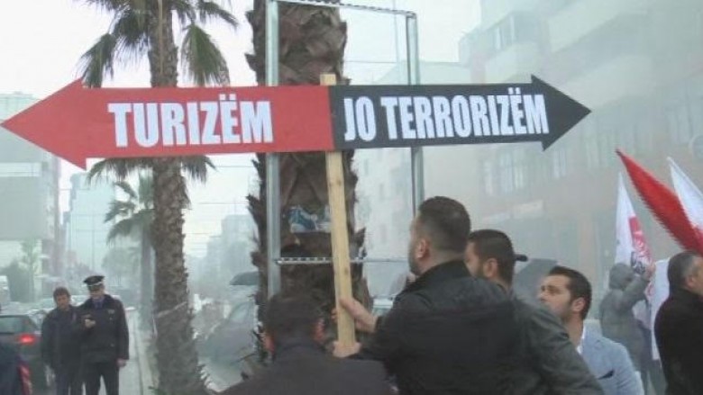 Protesta e Aleancës Kuqezi: “Turizëm, jo Terrorizëm”