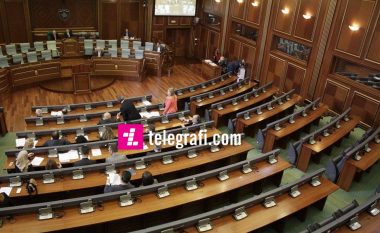 “72 deputetë u nënshkruan për mëditje, në sallë vetëm 54”