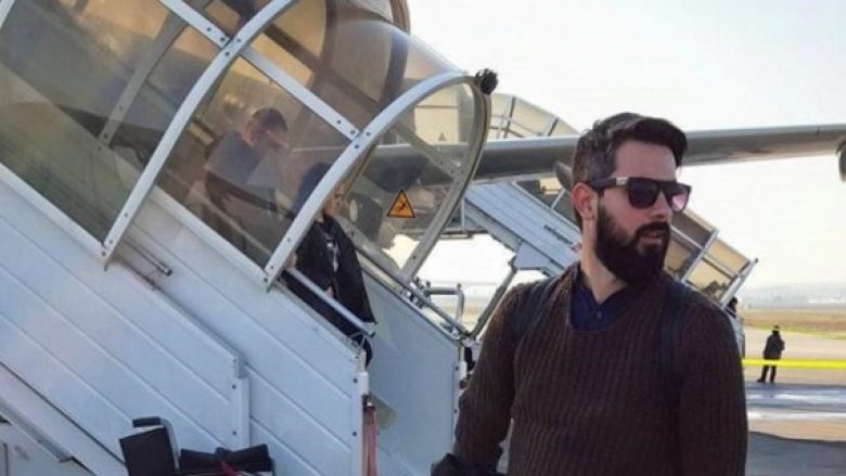 Këngëtari shqiptar ndalohet në aeroportin suedez, dyshohet si terrorist!