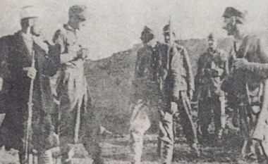 Viti 1941: Mulla Zekë Berdyna me bashkëluftëtarë, në mbrojtje të Çakorrit