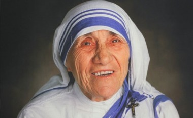 Himni i Nënës Tereza më 3 shtator ekzekutohet në Vatikan