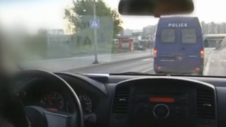 Momenti kur Azem Syla komunikon me Policinë (Video)