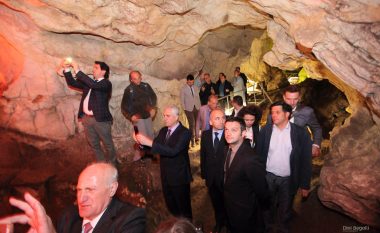 Përurohet restaurimi i Shpellës së Radavcit (Foto)