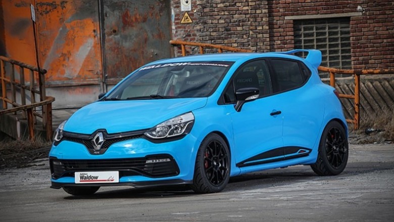 Modifikohet Renault Clio RS, zhvillon 220 KF (Foto)