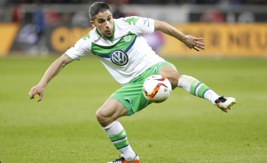 Penalti për Wolfsburgun, klubi gjerman në epërsi  (Video)