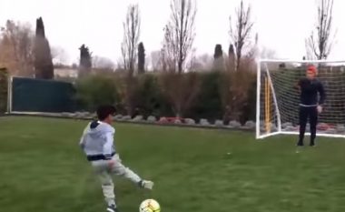 Ronaldo nuk e ‘fal’ as djalin e tij (Video)