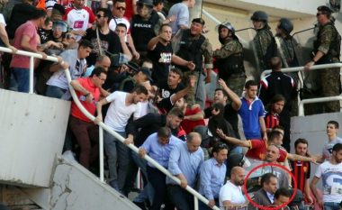 Momenti kur Shpend Ahmeti dhe babai i Valon Behramit sulmohen nga huliganët maqedonas (Video)