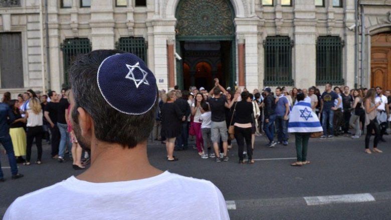 Largohen hebrenjtë, sinagoga do të kthehet në xhami