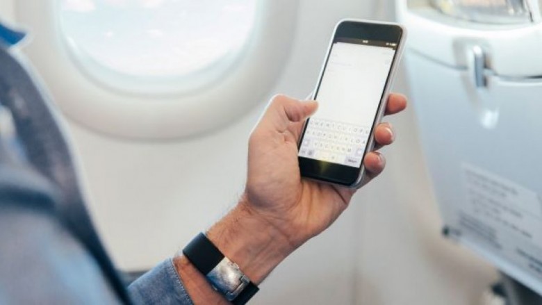 Çfarë ndodh nëse nuk e vendosni telefonin në “flight mode” gjatë fluturimit?
