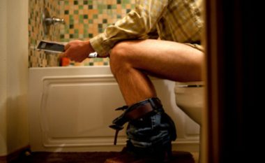 Shkaku i minjve, qytetarët paralajmërohen të kujdesen për prapanicën në tualet