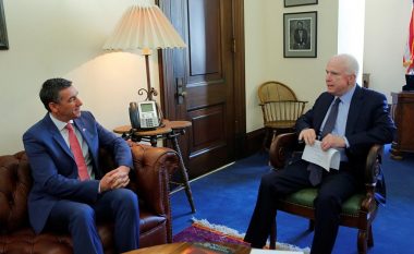 John McCain: SHBA-ja do të vazhdojë të mbështesë Kosovën