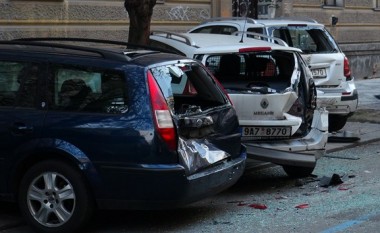 Aksidenti më i çuditshëm rrugor (Video)