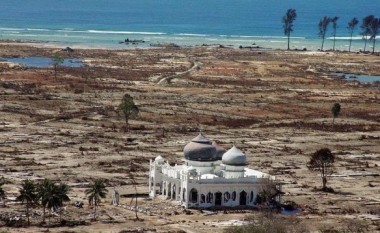 Pse vetëm xhamitë në Indonezi i mbijetuan cunamit?