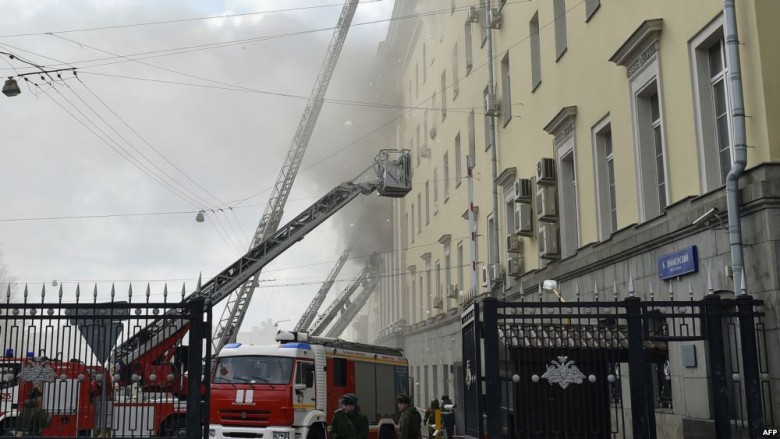 Moskë, përfshihet nga zjarri ndërtesa e Ministrisë së Mbrojtjes