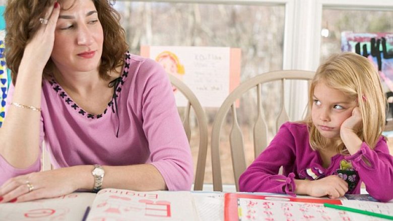 Detyrat e shtëpisë ndikojnë negativisht në zhvillimin e fëmijëve