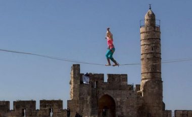 Performancë e guximshme në Jerusalem (Video)