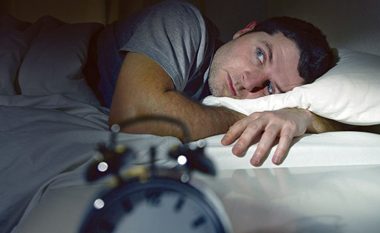 VERIFIKONI SA JENI TË PAZAKONSHËM: Ja ç’do t’ju ndodhë kur në gjumë të shikoni orën!