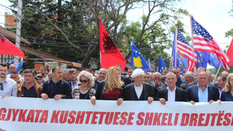 Deçanasit protestojnë sërish në Ditën e Çlirimit kundër vendimit të Kushtetueses (Video)