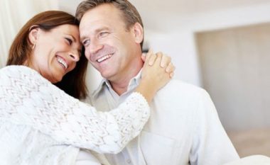 Katër shenja që tregojnë se burri juaj është i lumtur në martesë