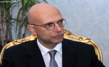 Ambasadori italian sqaron “përgjimin”