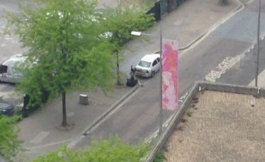 Shpërthim i një veture në qendër të Londrës (Foto)