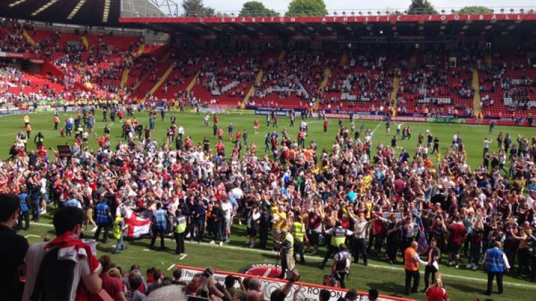 Middlesbrough rikthehet në Ligën Premier, tifozët pushtojnë fushën nga gëzimi (Video)