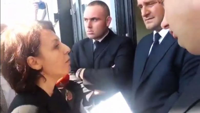 Momenti kur Donika Gërvalla sërish i ndalohet hyrja në Kuvendin e LDK-së (Video)