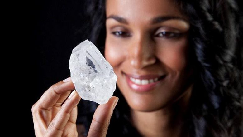 Diamanti gjigant pritet të shitet mbi 60 milionë euro (Foto)