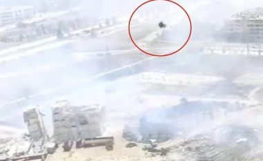 Shikoni momentin kur droni për pak sa nuk goditet nga raketa e rebelëve sirianë (Video)