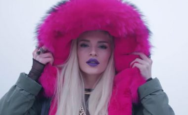 Era Istrefi arrin 100 milionë klikime me “Bonbon” (Video)