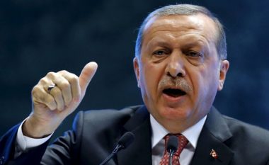 Erdogan: Ushtrinë do ta pastrojmë, tradhtarët do ta paguajnë shtrenjtë