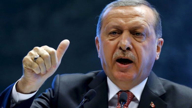 Erdogan: Ushtrinë do ta pastrojmë, tradhtarët do ta paguajnë shtrenjtë
