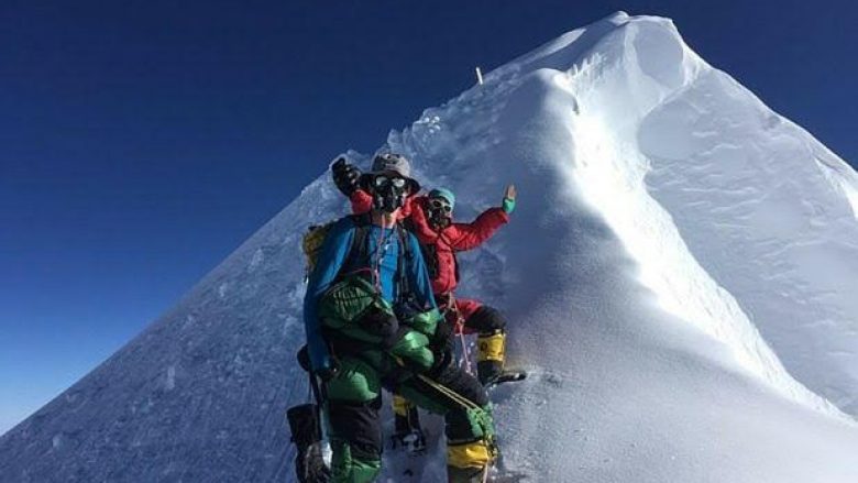 Pas tragjedive, në malin Everest ngjiten 3 alpinistët e parë të huaj