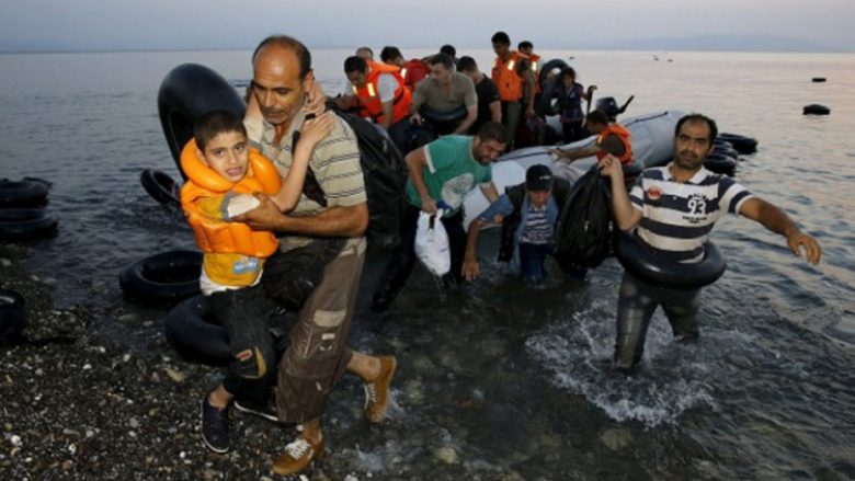 Kjo është fotografia e fëmijës së mbytur në det që ka tronditur botën (Foto)
