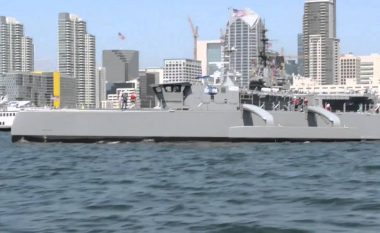 Pentagoni prezanton anijen më të madhe në botë pa kapiten dhe ekuipazh (Foto/Video)