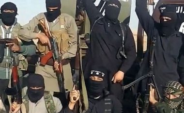 Skuadrat e Vdekjes së ISIS-it patrullojnë rrugëve: Vrasje për të gjithë ata që ikin ose dorëzohen