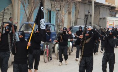 Tre shqiptarë pjesë e ISIS, dënohen me burg të përjetshëm në Turqi (Foto)